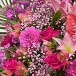 ピンク系のスタンド花